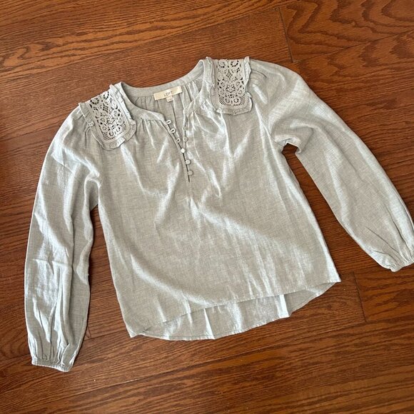 NEW WITH TAGS Loft Lace Shoulder Henley Blouse Size XS - Picture 3 of 14